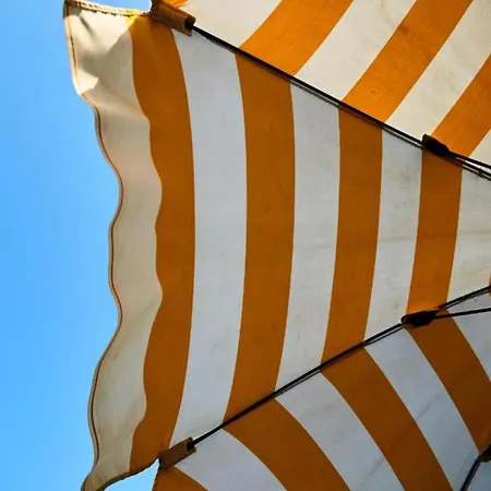 Hébergement de vacances Chic In With Terrace *